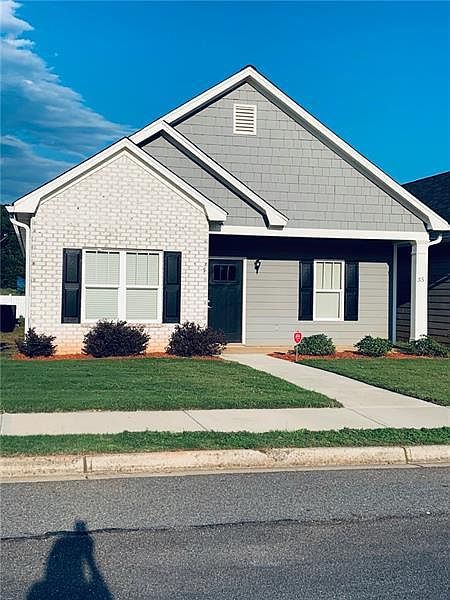 1st image of 35 Greenway Ln