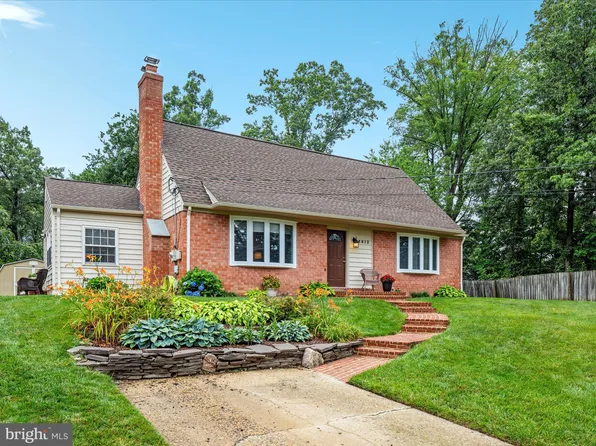 6812 Cabot Ct, Springfield, VA 22152