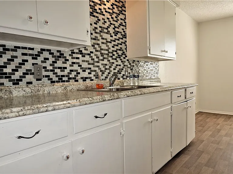 1028 Starlite Dr — Photo 10