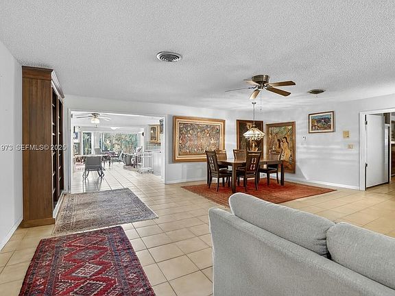 5th image of 1051 W Tropical Way