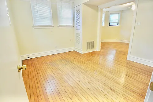 3801 N Lakewood Ave #GDN Photo 1