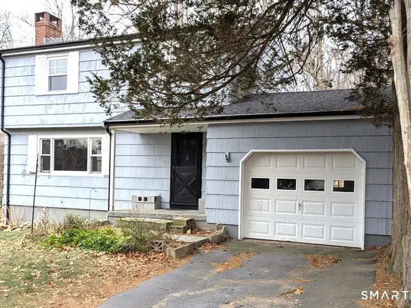 124 Holly Hill Drive, Montville, CT 06382