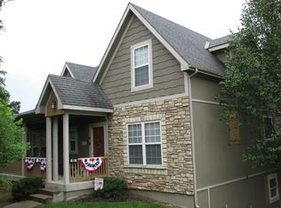 160 Canyon Xing, Hollister, MO 65672