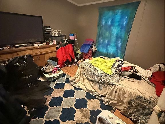 4th image of 6437 W Scott Rd