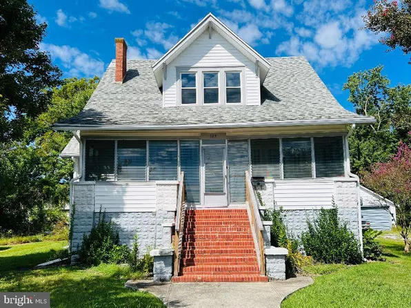 225 N Somerset Ave, Crisfield, MD 21817