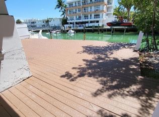 7707 Hawthorne Ave, Miami Beach, FL 33141