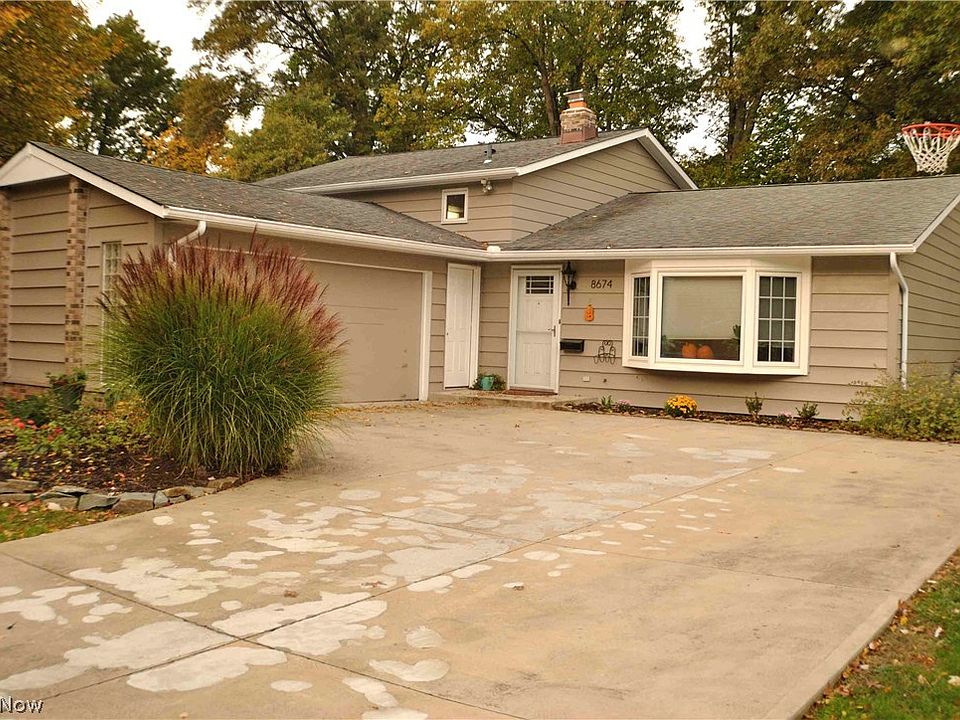 1st image of 8674 Ashwood Dr