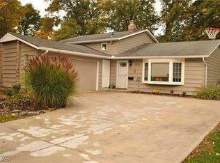 8674 Ashwood Dr, Strongsville, OH 44149