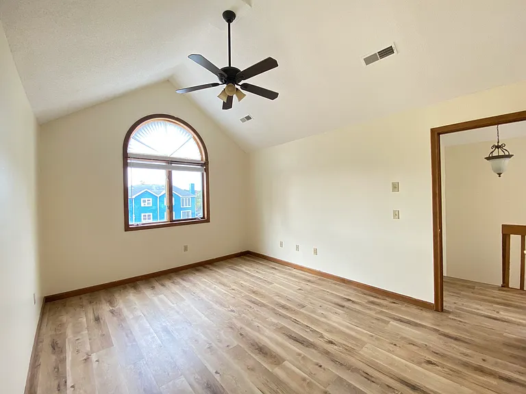 9 Jeffrey Alan Dr — Photo 1