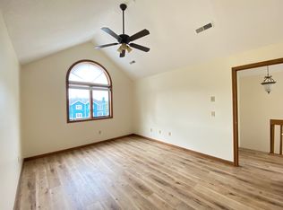 9 Jeffrey Alan Dr, Manchester, CT 06042