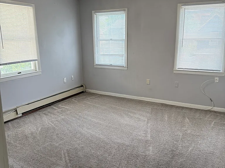 54 Roosevelt St #2 — Photo 10