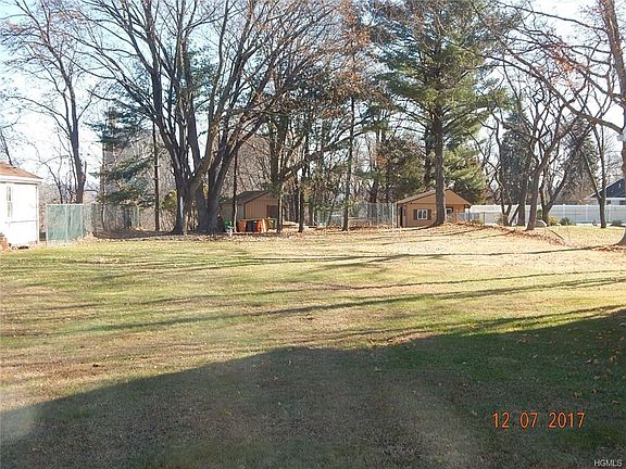 4th image of 28 Tanneyanns Ln