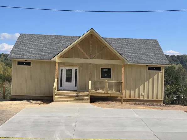 369 McKinney St, Blue Ridge, GA 30513