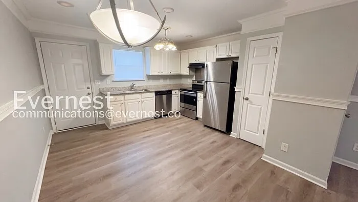 3221 Lasalle St — Photo 5