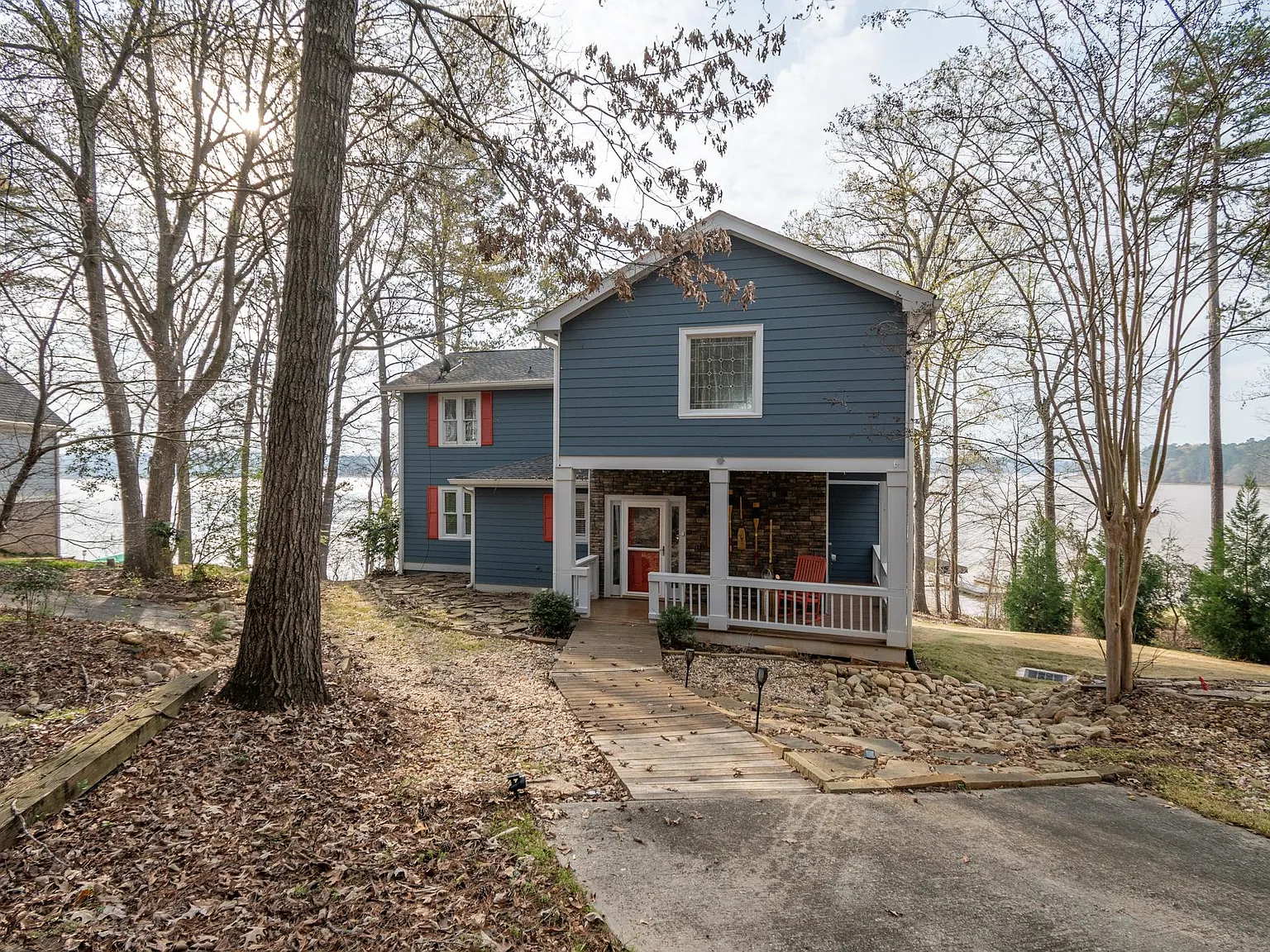 4 bed, 4780 sqft, $6,000 — Photo 1