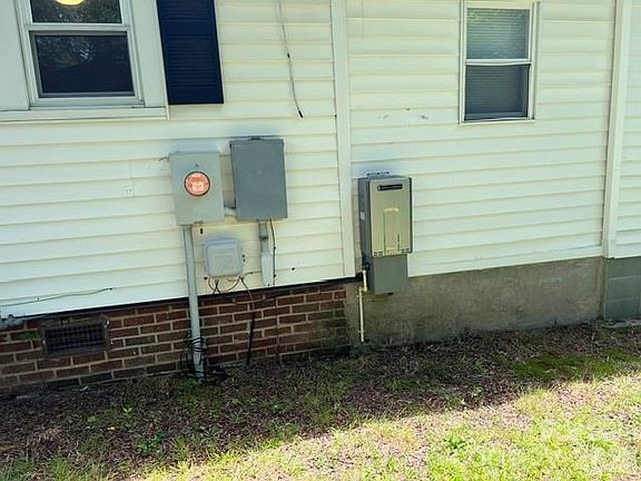 2nd image of 691 Harris St NW