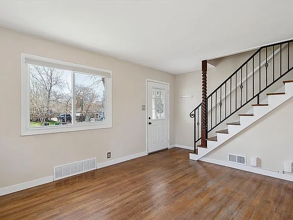 3rd image of 1550 S Quivas St