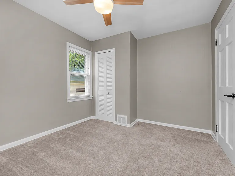 18214 Lewis Dr — Photo 16