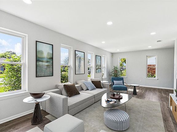 4th image of 3538 Somerset Dr