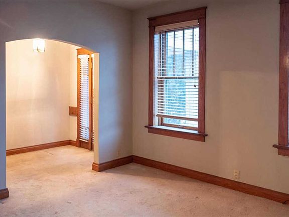 2nd image of 3919 Iowa Ave
