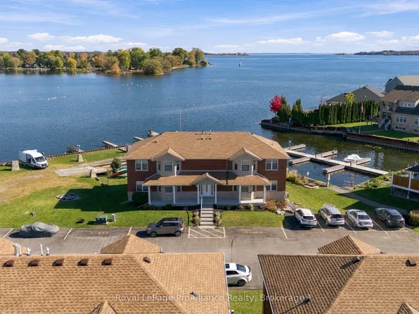4 Dockside Ln #102, Brighton, ON K0K 1H0