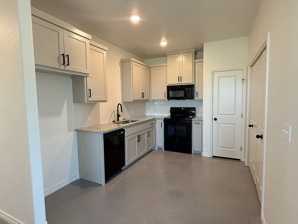 Kitchen area. Fridge is to be installed soon.