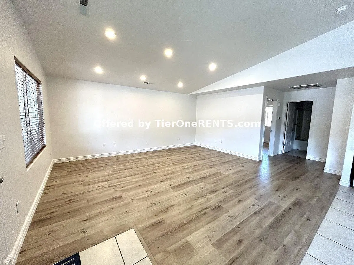 2 bed, 2.0 bath, 1078 sqft, $1,495 — Photo 4