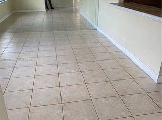 6162 SW 5th St, Pompano Beach, FL 33068