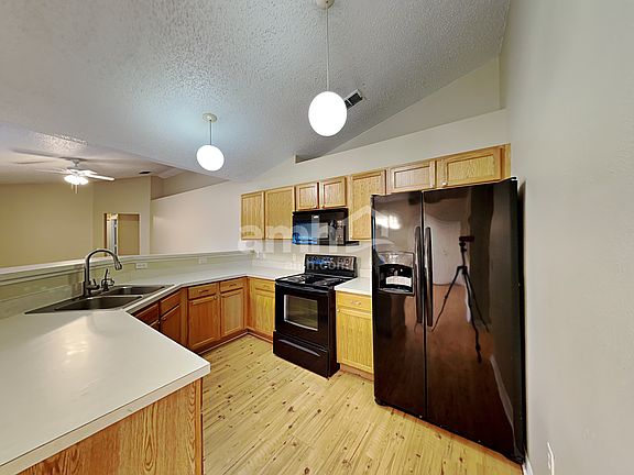 3rd image of 3999 Warbler Dr