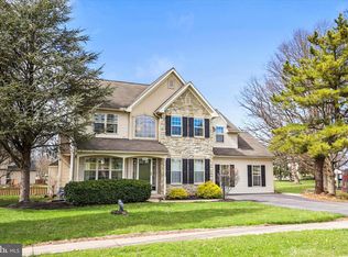 3296 Raintree Rd, York, PA 17404