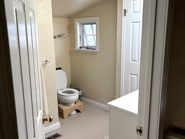 190 Ridgeway Ave #B — Photo 9