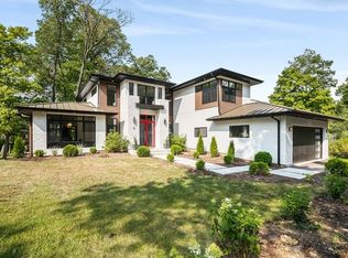 6 Picton Rd, Roselle, IL 60172