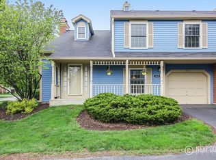 1417 Queensgreen Cir, Naperville, IL 60563