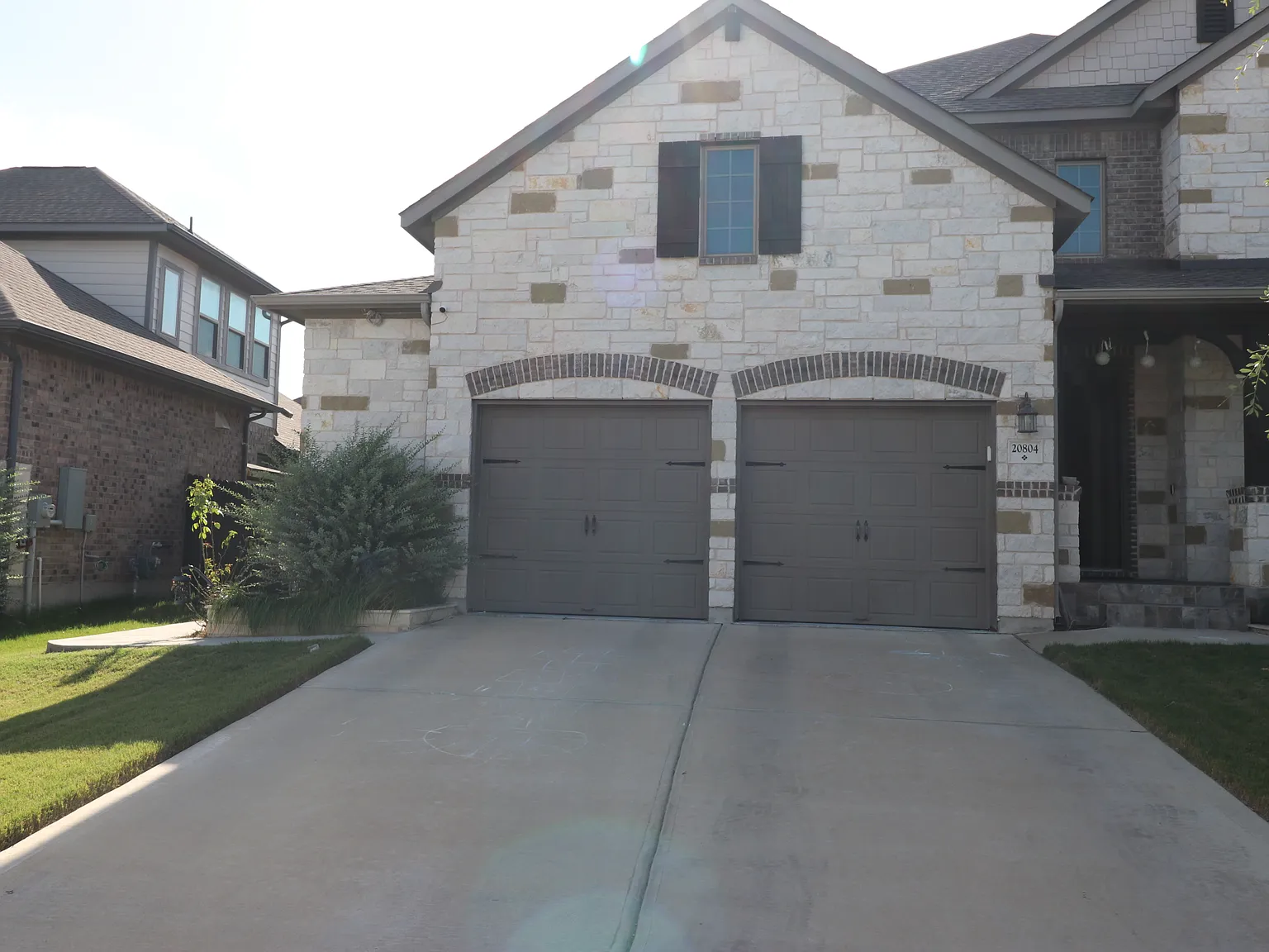 5 bed, 3127 sqft, $3,250 — Photo 2