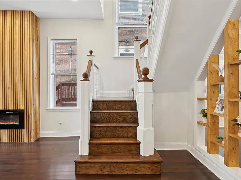 4911 Warrington Ave — Photo 45