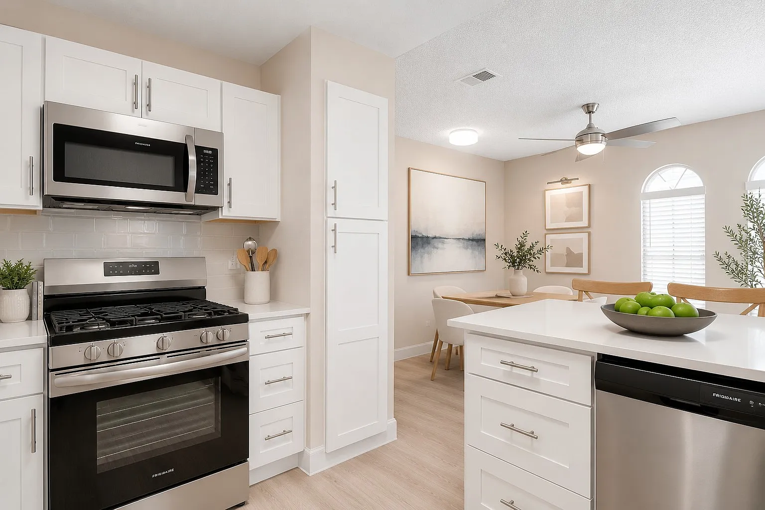 Invitational Apartments — Photo 4