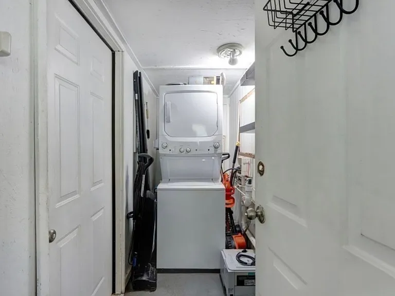 1418 E 56th St #A — Photo 19