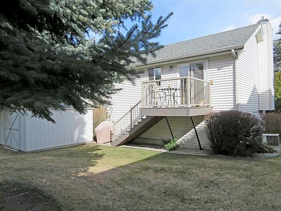 3rd image of 912 E Calkins Dr #912