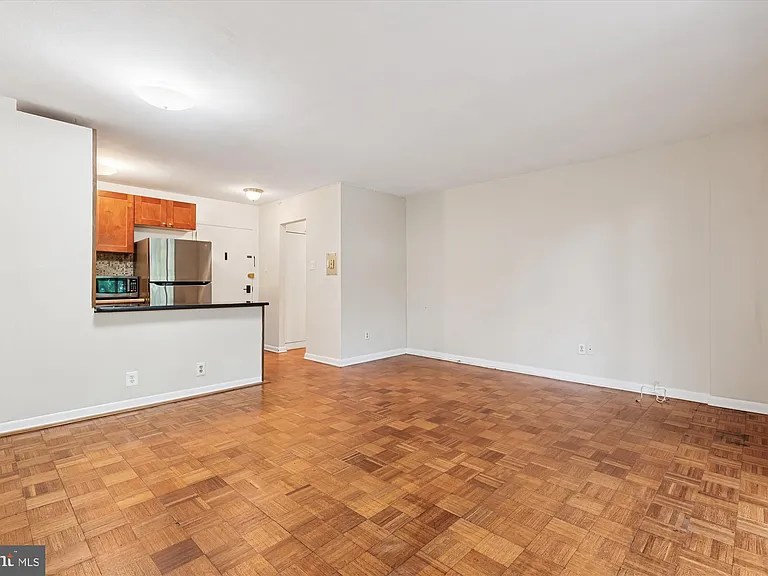 950 25th St NW #709 — Photo 17