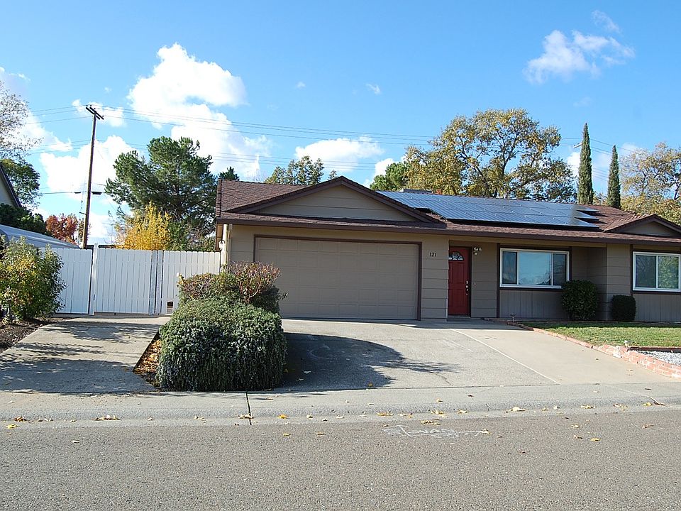 1st image of 121 Sierra Woods Cir