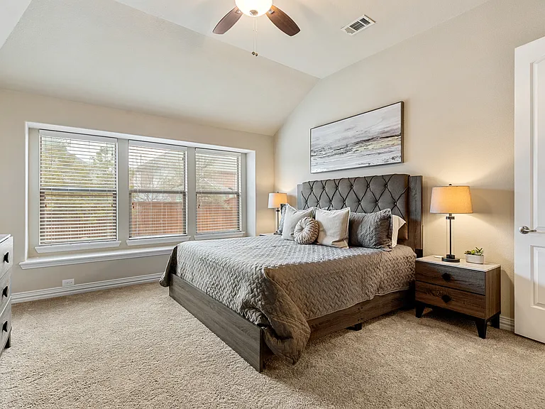1100 Newchester Dr — Photo 5