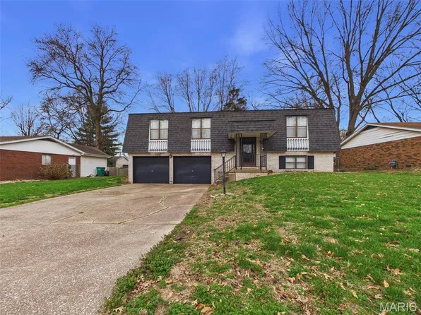 109 San Mateo Dr, Belleville, IL 62221