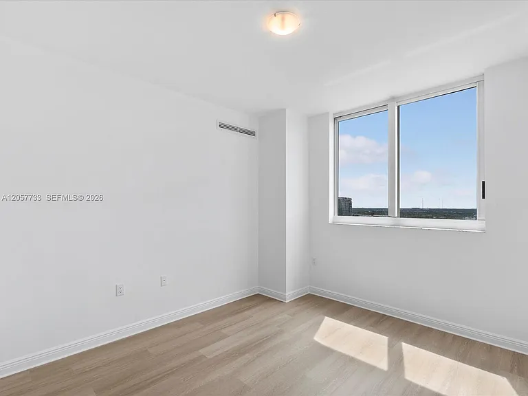 1745 E Hallandale Beach Blvd #2007W — Photo 34