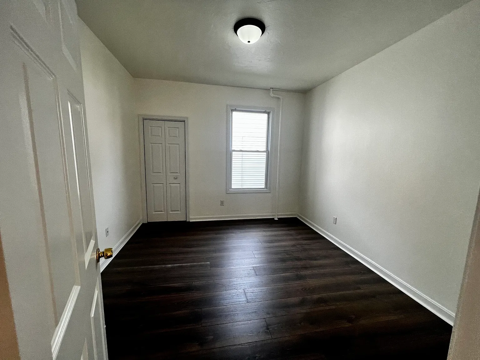 4 bed, 1.0 bath, 1500 sqft, $2,800 — Photo 2