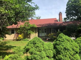 11 Saint George Rd, Great Neck, NY 11021