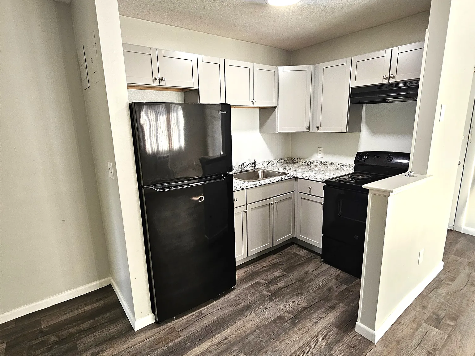 498 Norfolk Street — Photo 2