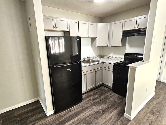 2nd image of 498 Norfolk St #8c14c0f56