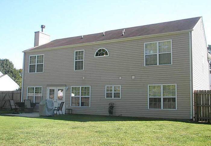 2nd image of 826 Sheffield St