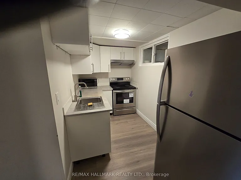 211 Norfolk Ave — Photo 4