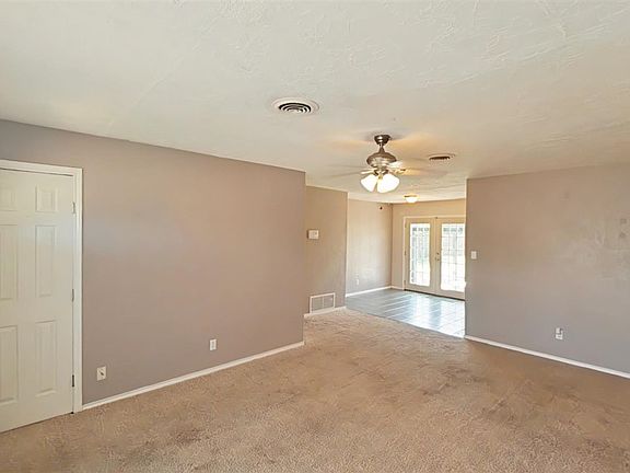 4th image of 4608 NW Lincoln Ave